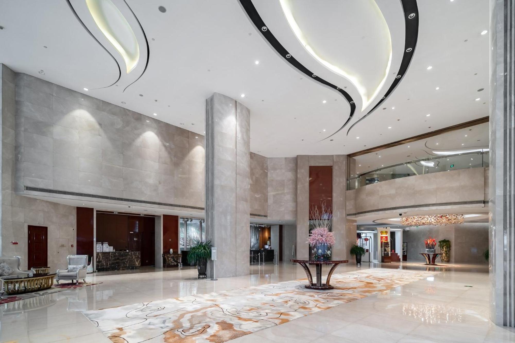 Hotel Crowne Plaza Zhenjiang By Ihg Exterior foto